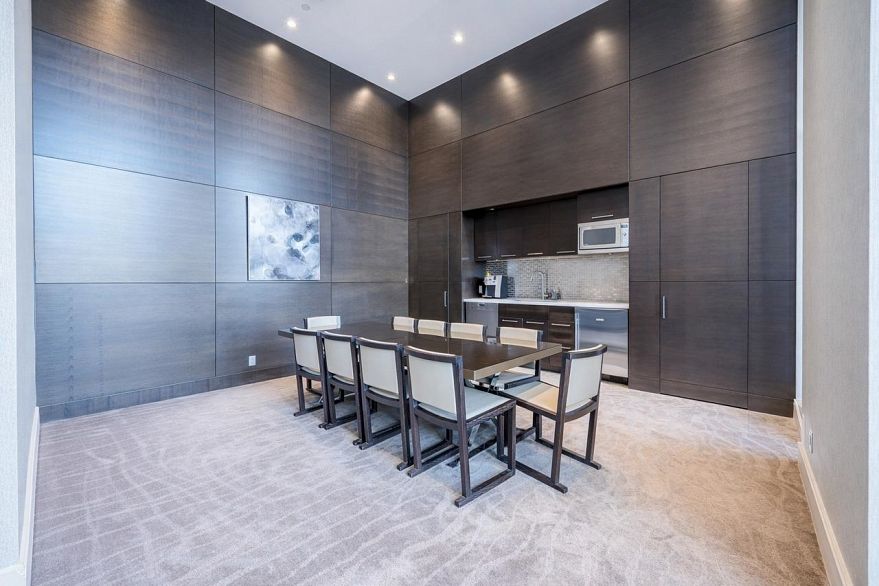 2001 277 Thurlow Street