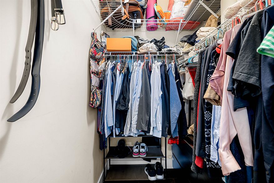 1217 4655 Valley Drive