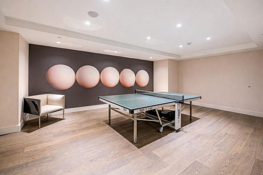 2001 277 Thurlow Street