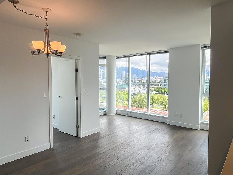 12F 288 1ST AVENUE, Vancouver BC V5Y 0E9