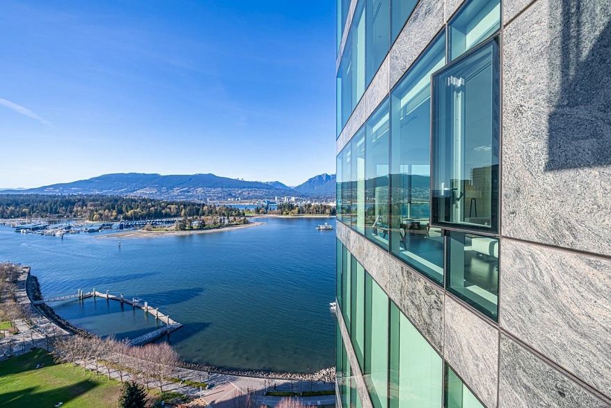 2001 277 Thurlow Street