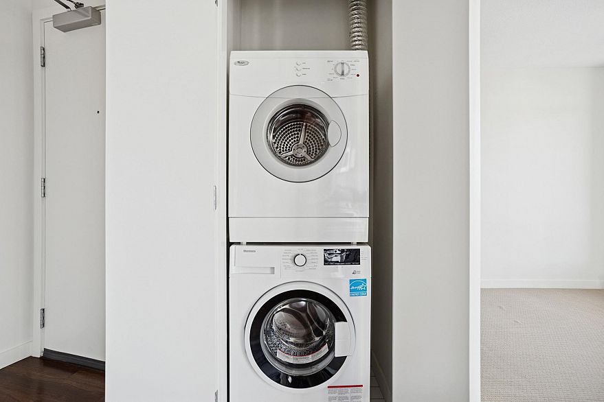 1010 4815 Eldorado Mews