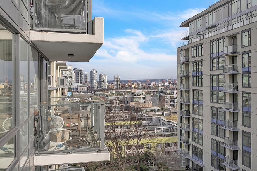 1405 1788 Columbia Street