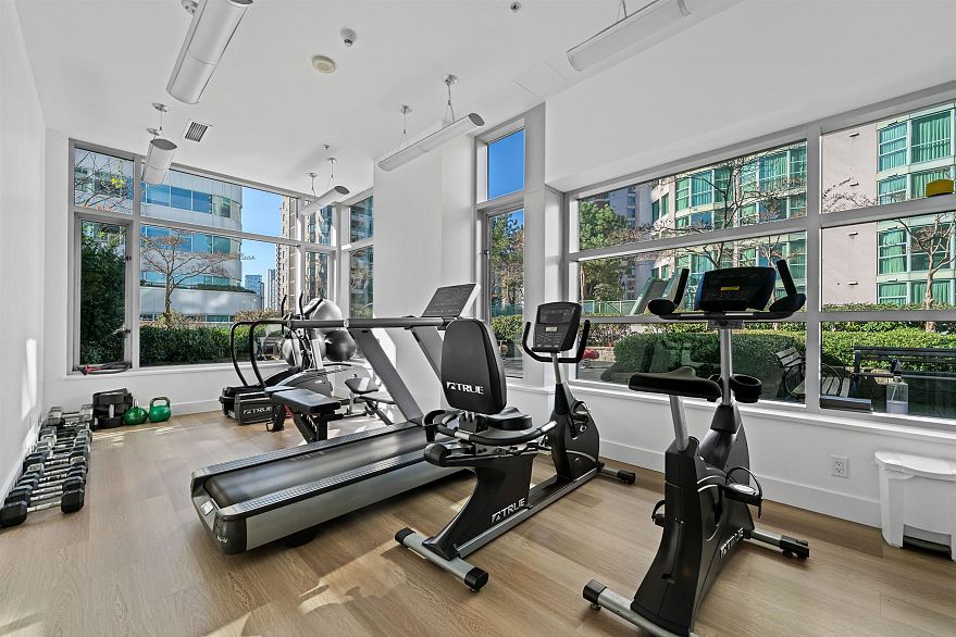 802 821 Cambie Street