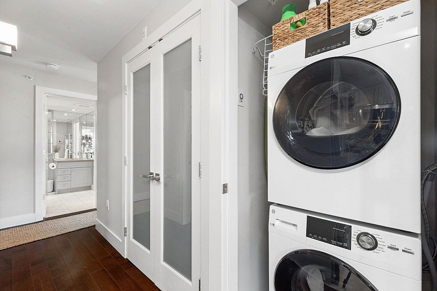 706 2137 W 10th Avenue