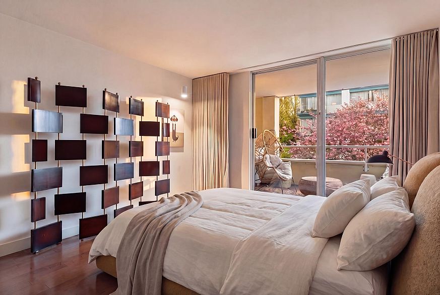 302 1406 Harwood Street