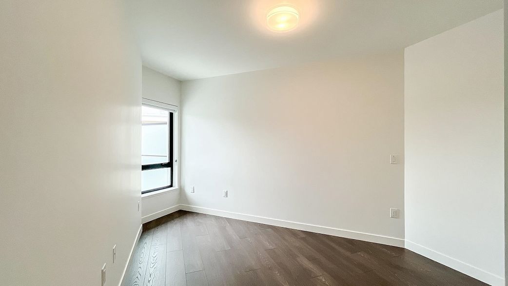 609 1680 E 12 Avenue