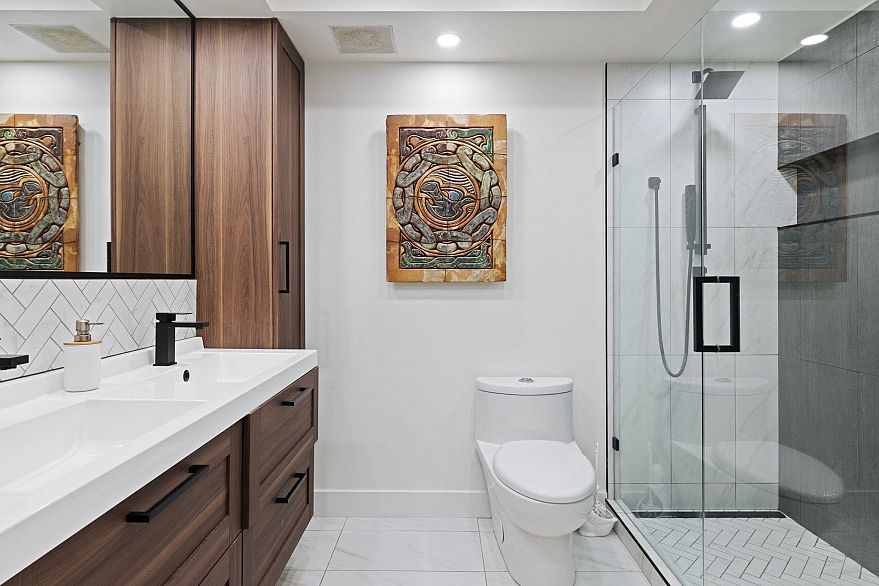 302 1406 Harwood Street