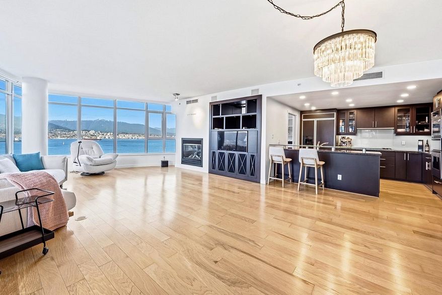 1301 1233 W Cordova Street