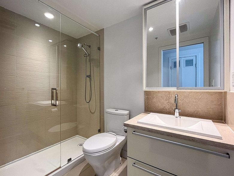 12F 288 1ST AVENUE, Vancouver BC V5Y 0E9