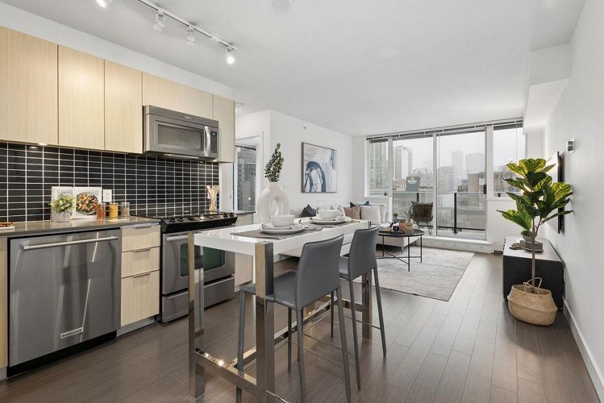 902 1325 Rolston Street