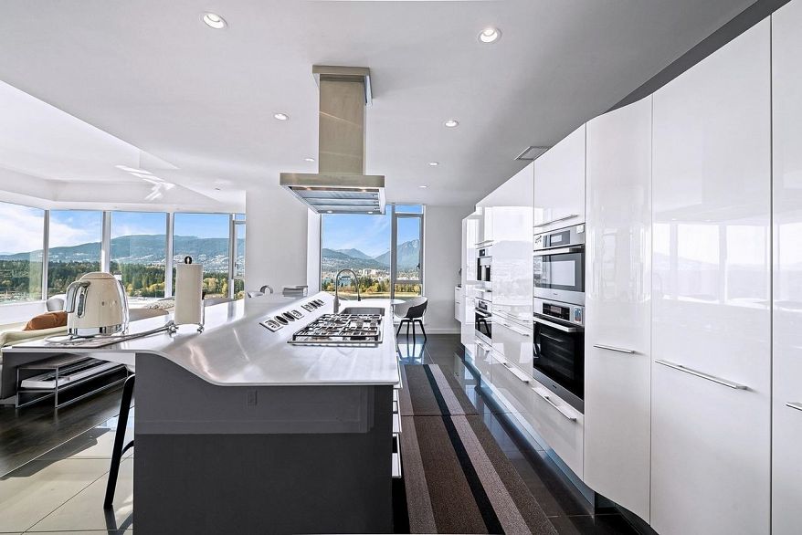 2001 277 Thurlow Street