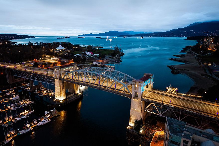 3404 1335 Howe Street