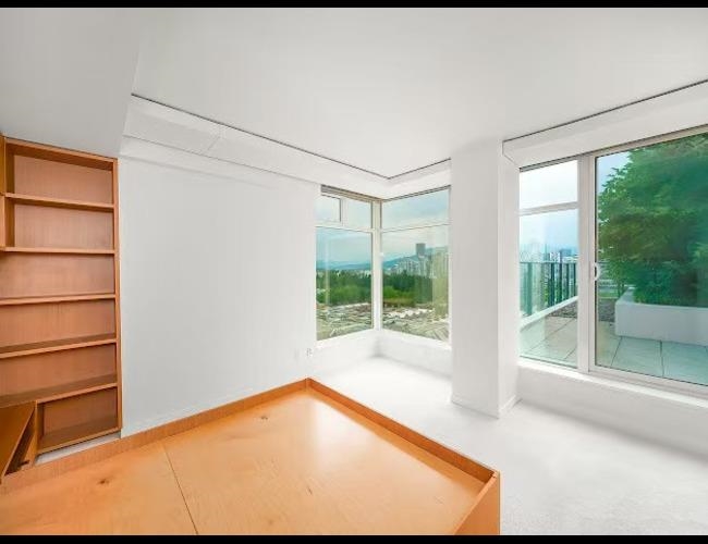 903 2411 Heather Street