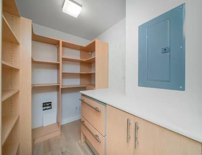 903 2411 Heather Street