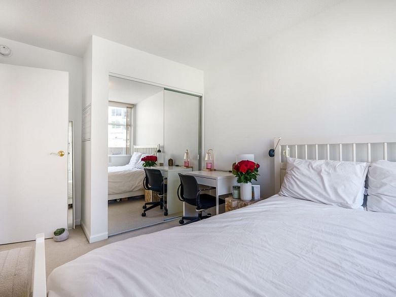 321 1228 Marinaside Crescent