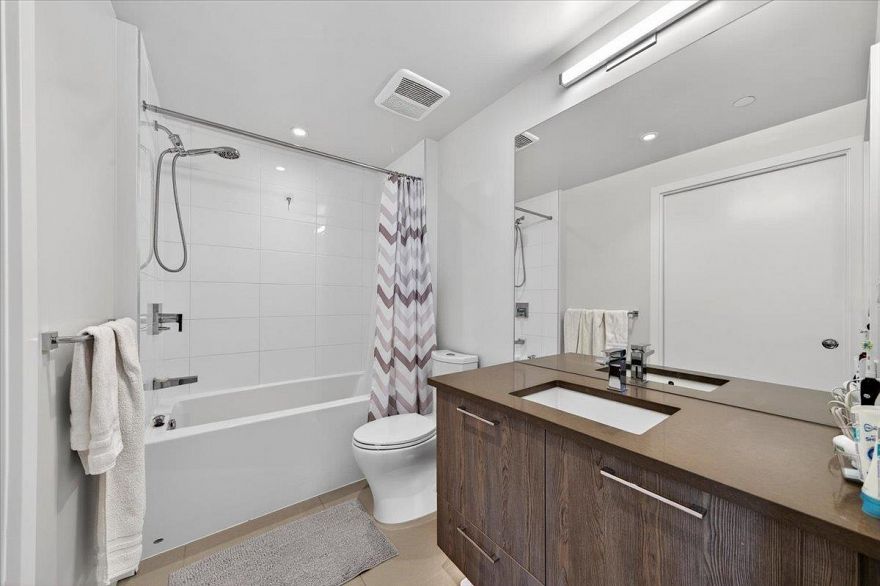 1403 3581 E Kent Avenue North Avenue