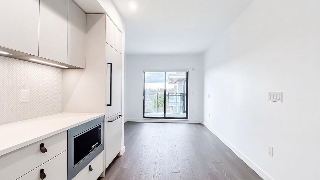 609 1680 E 12 Avenue