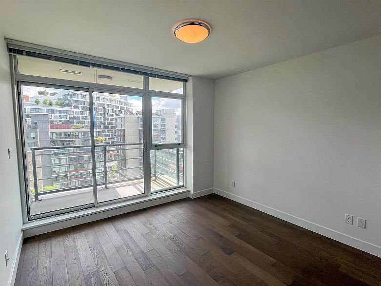 12F 288 1ST AVENUE, Vancouver BC V5Y 0E9