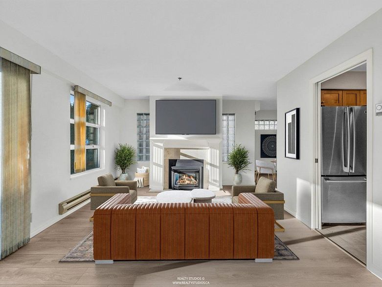 202 966 W 14th Avenue