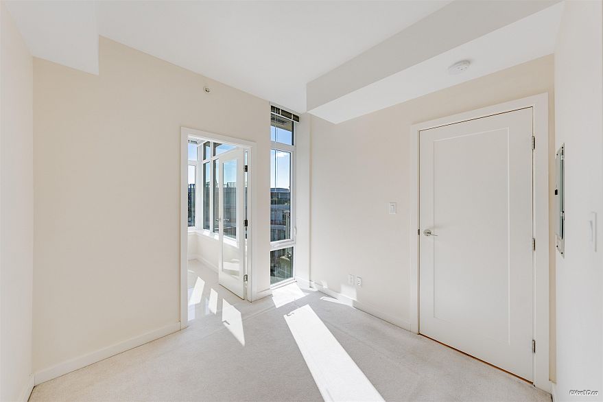 1002 88 W 1st Avenue