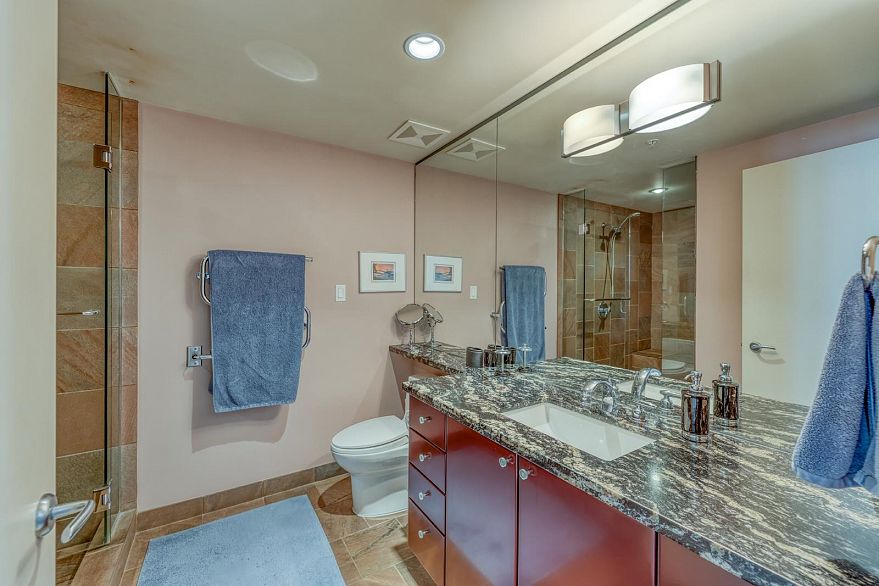 TH29 1295 W Cordova Street