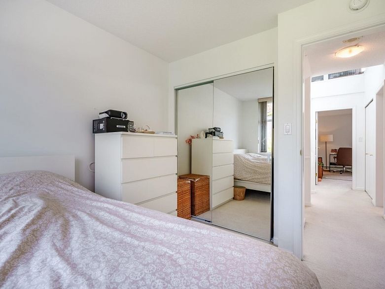 321 1228 Marinaside Crescent