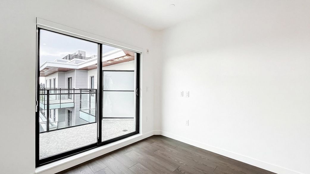 609 1680 E 12 Avenue