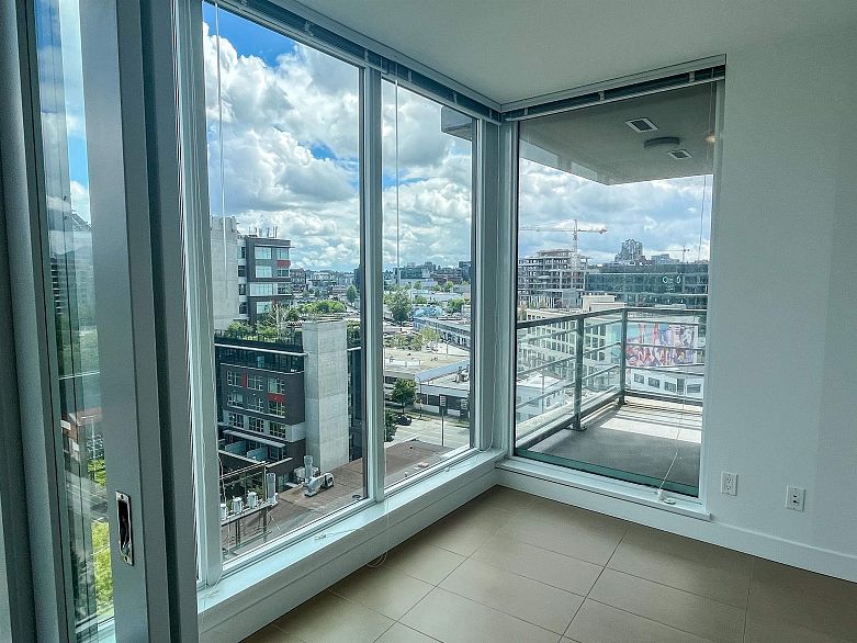 12F 288 1ST AVENUE, Vancouver BC V5Y 0E9