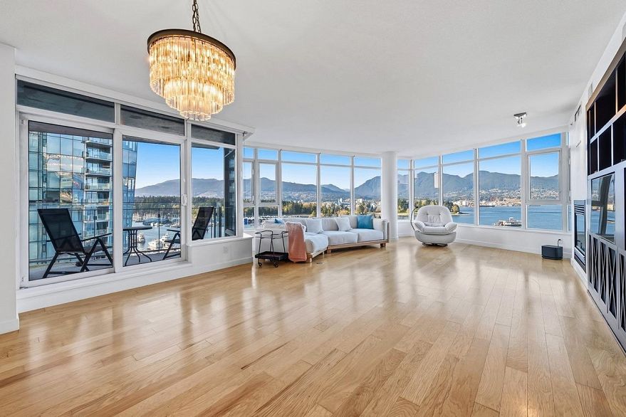 1301 1233 W Cordova Street