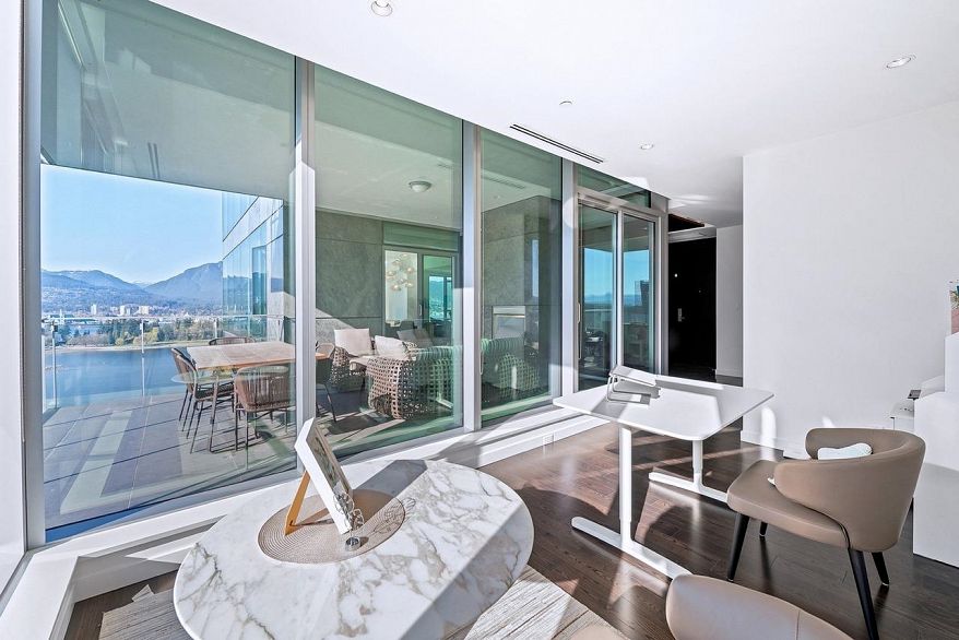 2001 277 Thurlow Street