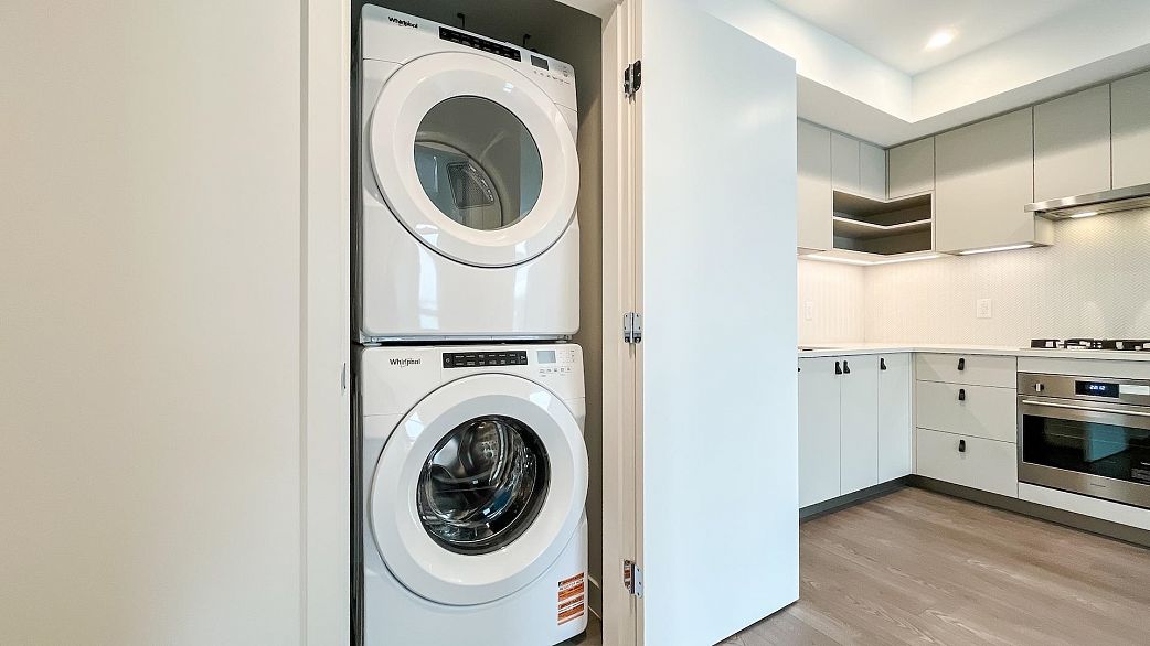 609 1680 E 12 Avenue