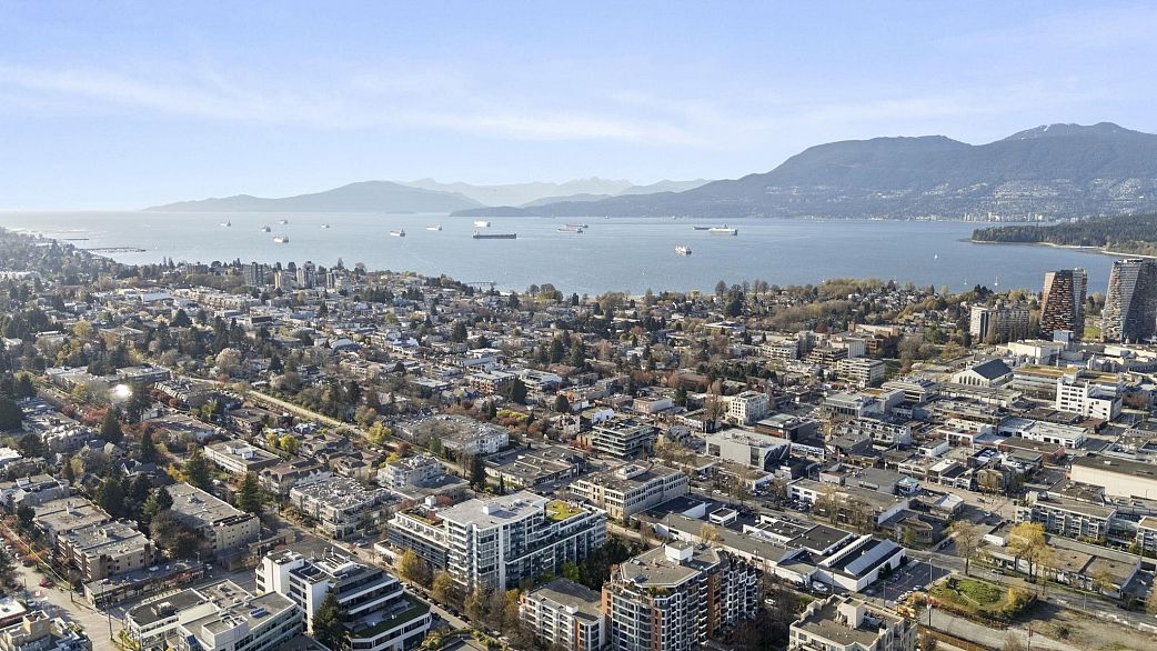 303 1633 W 8th Avenue