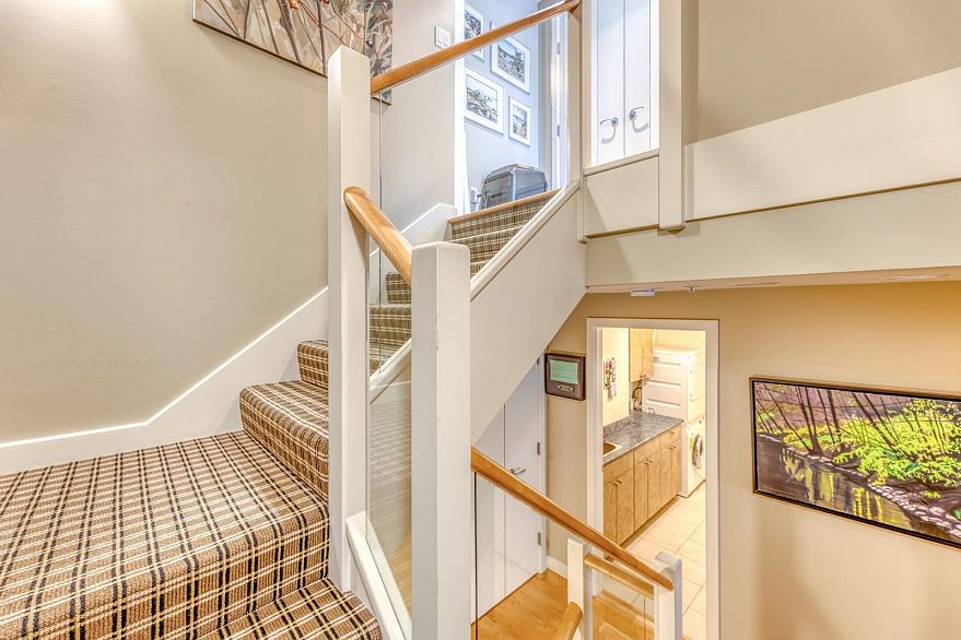 TH29 1295 W Cordova Street