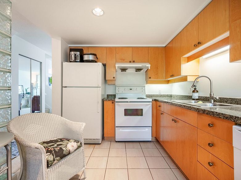 321 1228 Marinaside Crescent