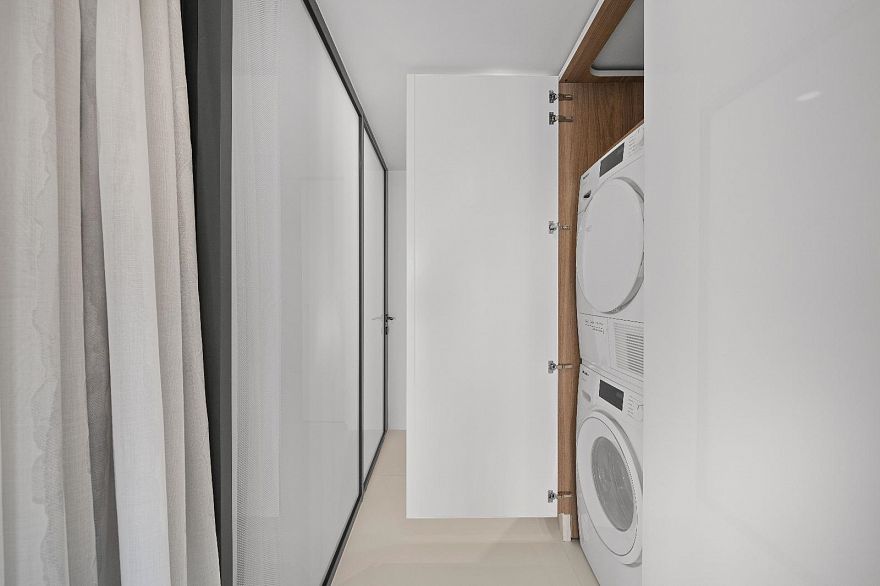 706 1033 Nelson Street