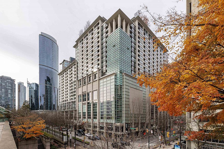 1916 938 Smithe Street