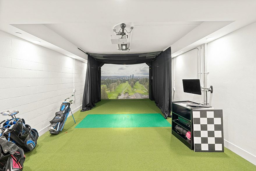 306 1480 Howe Street