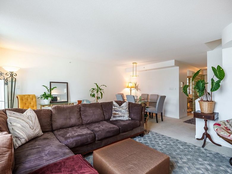 321 1228 Marinaside Crescent