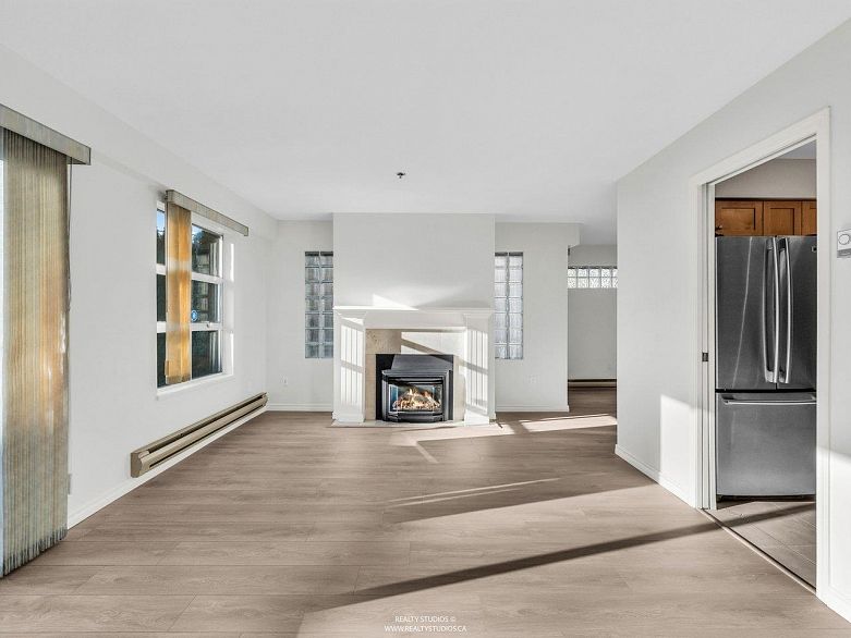 202 966 W 14th Avenue