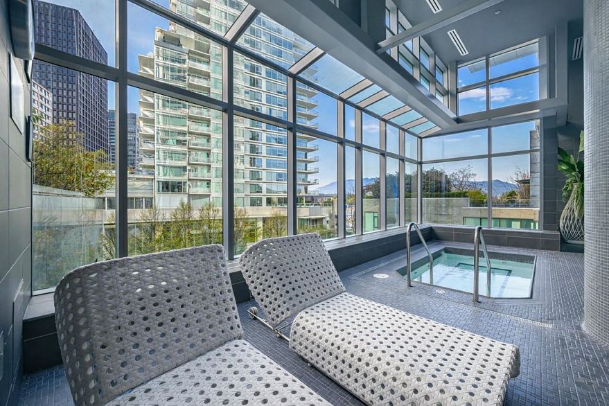 2001 277 Thurlow Street