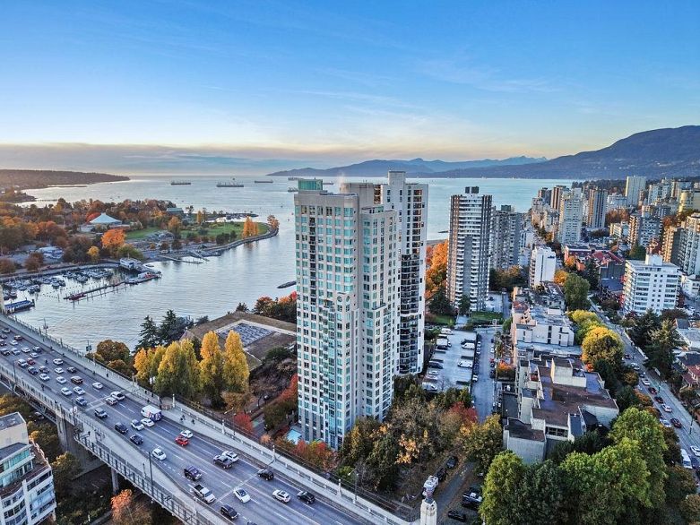 601 1005 Beach Avenue