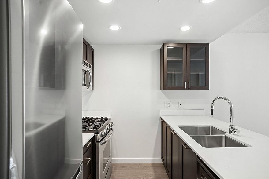 206 4815 Eldorado Mews