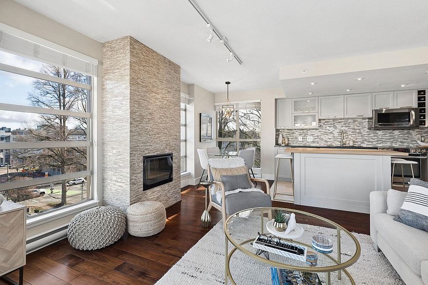 706 2137 W 10th Avenue