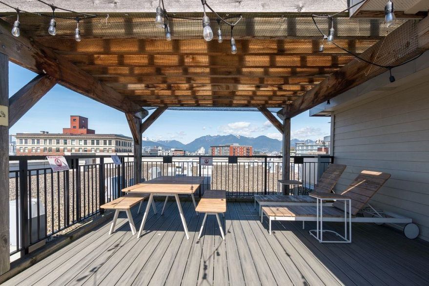 208 205 E 10th Avenue