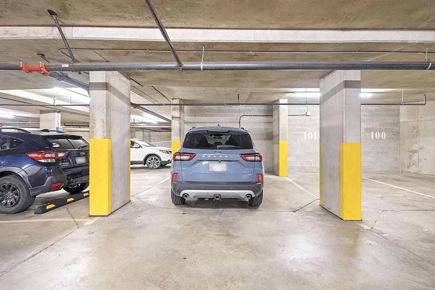 303 1633 W 8th Avenue