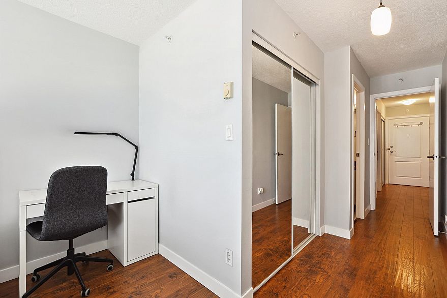 905 822 Homer Street