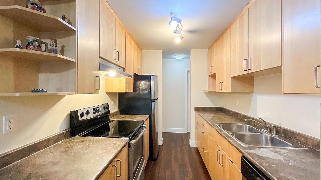 305 2190 W 8th Avenue