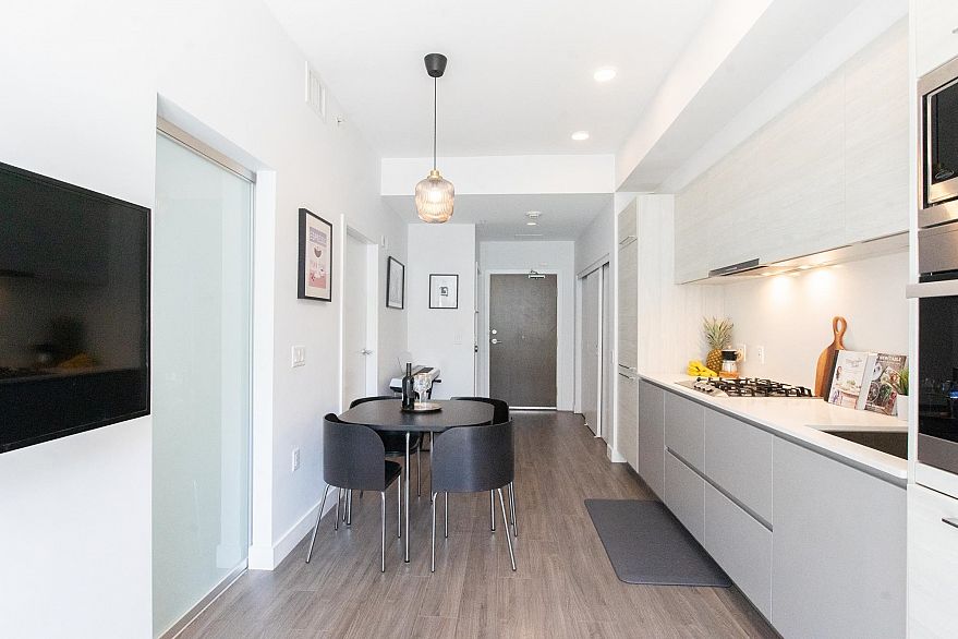 106 523 W King Edward Avenue