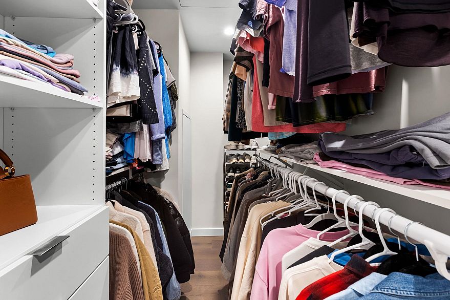 3404 1335 Howe Street